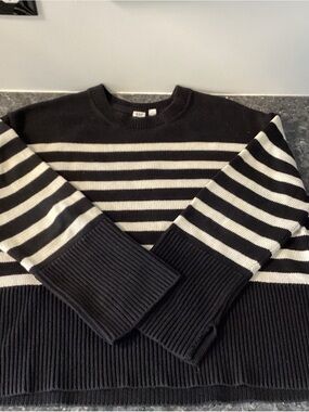 GAP Black and White Striped Crewneck Sweater